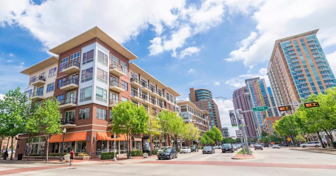 Skyline Dental Studio exterior on McKinney Avenue
